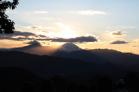 A picture taken when it was covered with clouds and did not look beautiful