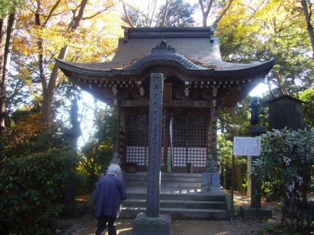 P1030667 神変堂